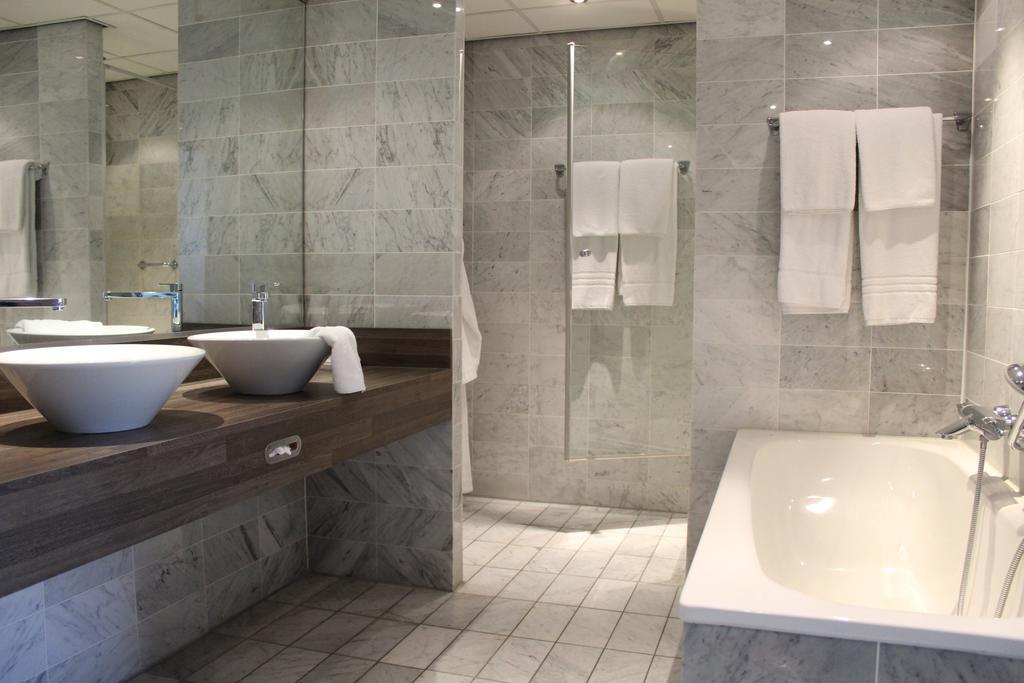 City Hotel 오스 외부 사진