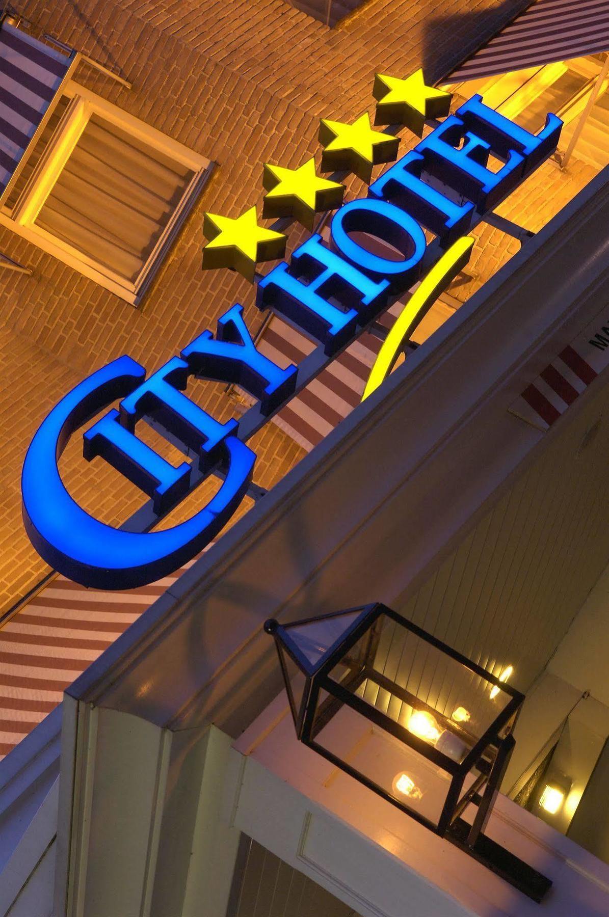 City Hotel 오스 외부 사진