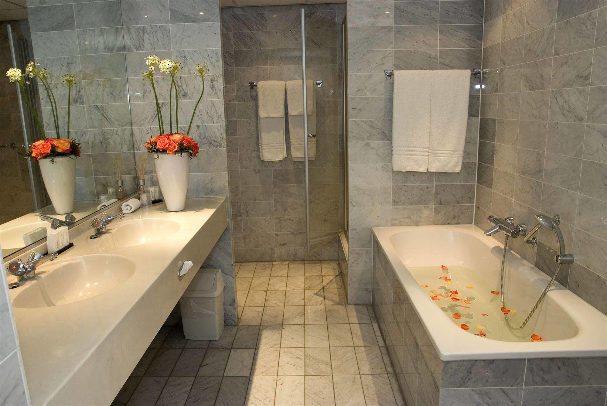 City Hotel 오스 외부 사진