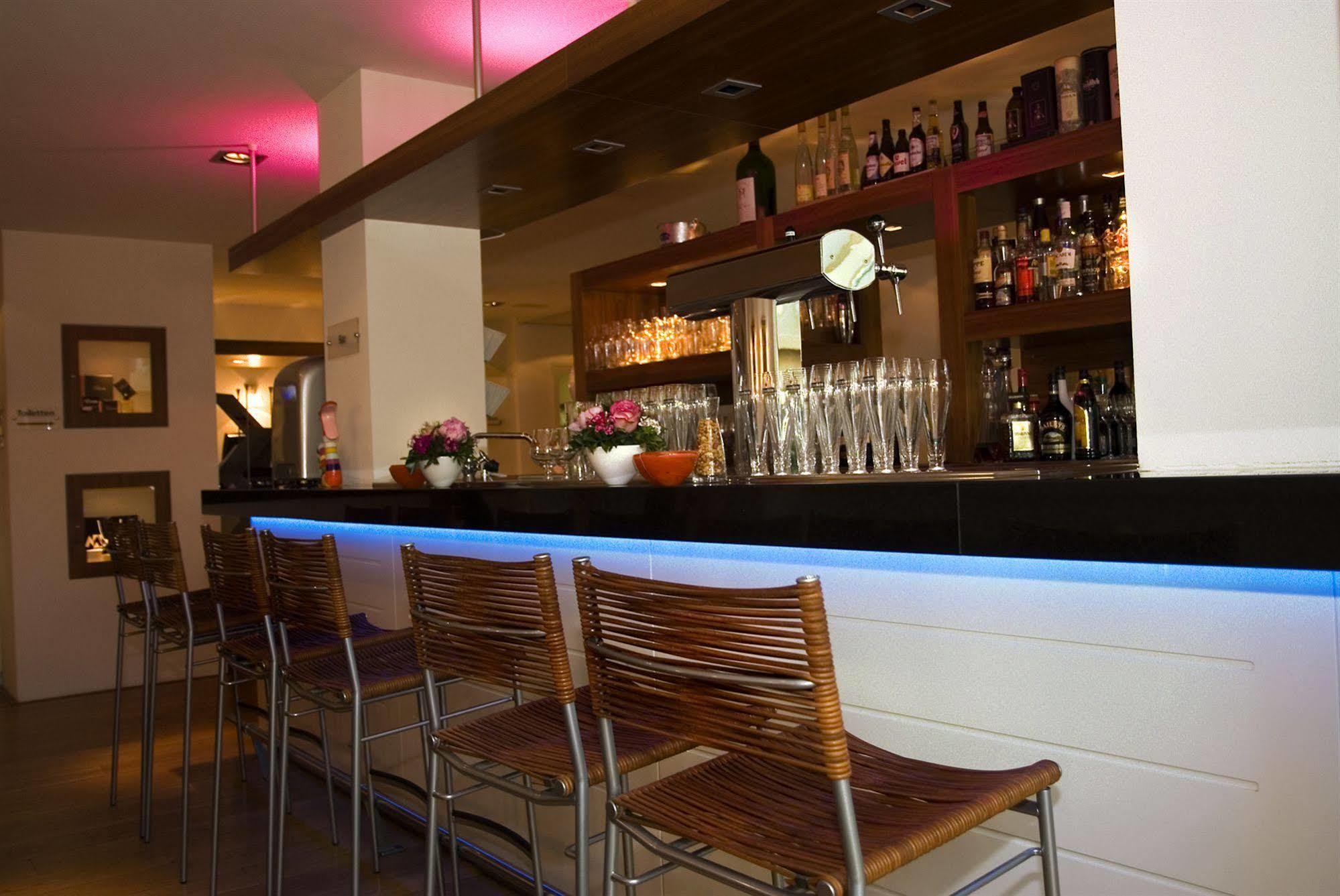City Hotel 오스 외부 사진