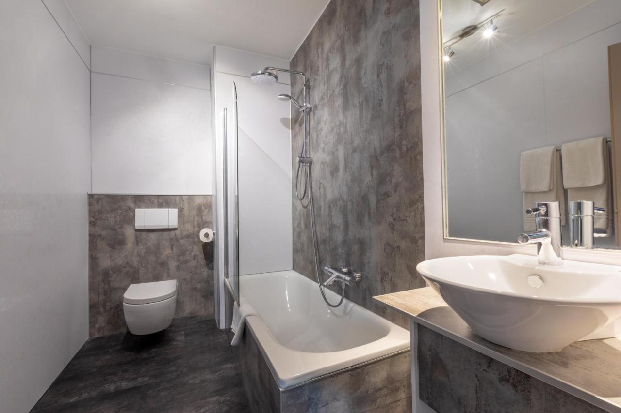 City Hotel 오스 외부 사진